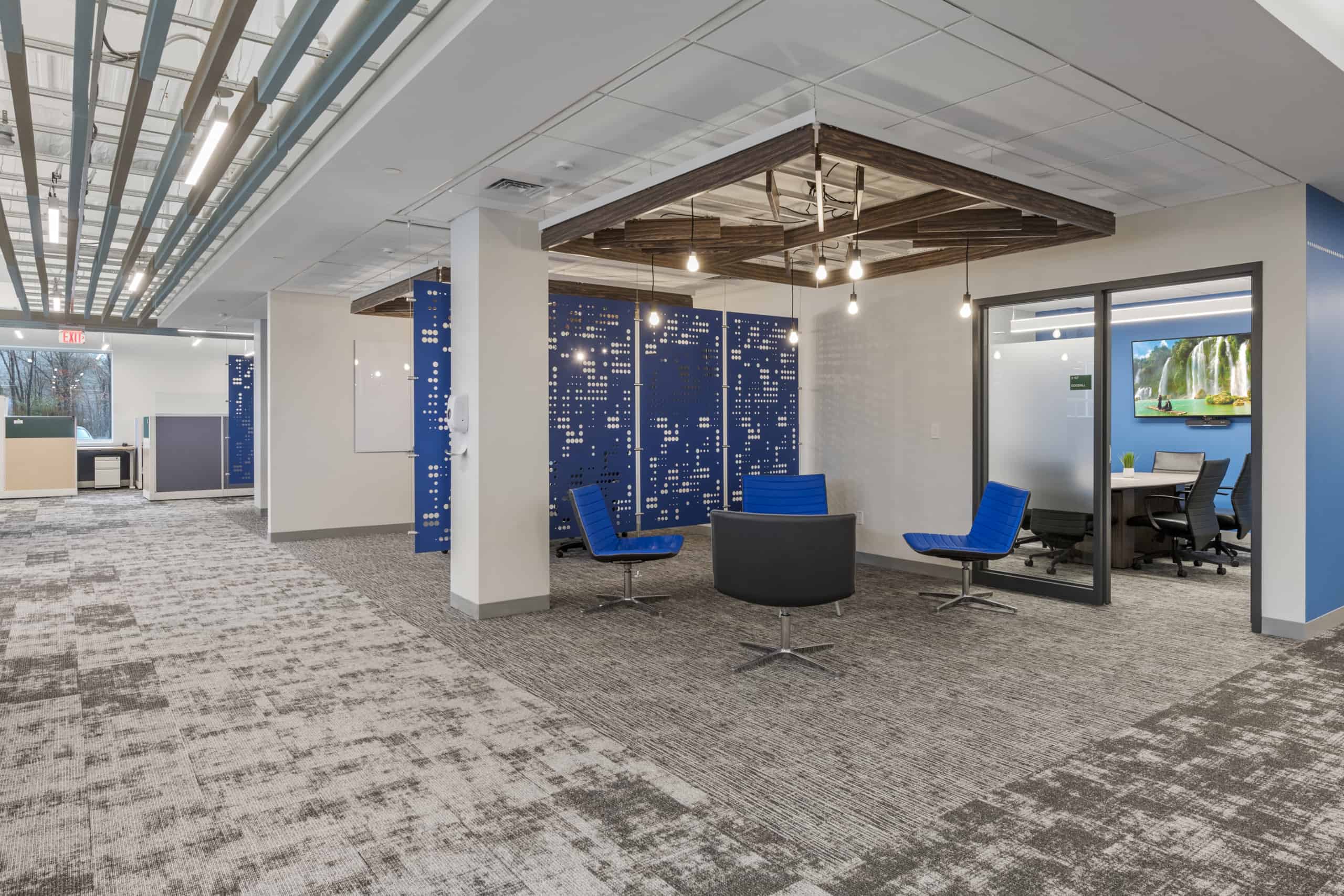 TraceLink lounge and huddle space